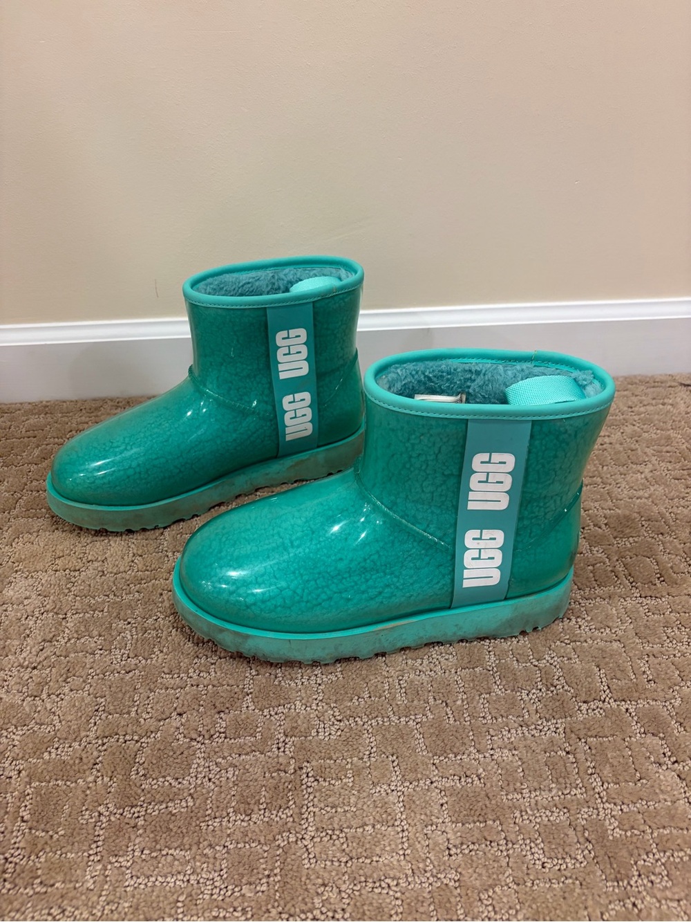 UGG Teal Short Rain Boots Size 7